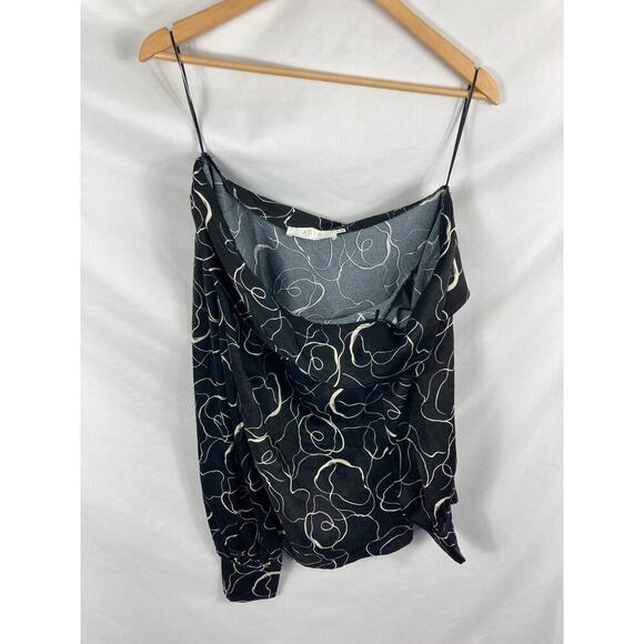 ASTR Off shoulder Black White Patterned Blouse Size Large - Picture 2 of 5